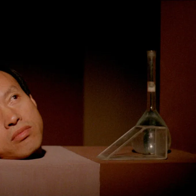 "a scene from the 1986 Chinese science-fiction satirical comedy film Dislocation (错位), directed by Huang Jianxin and starring Liu Zifeng as the engineer Zhao Shuxin."